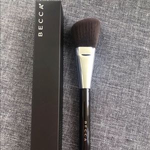 Becca highlighter brush